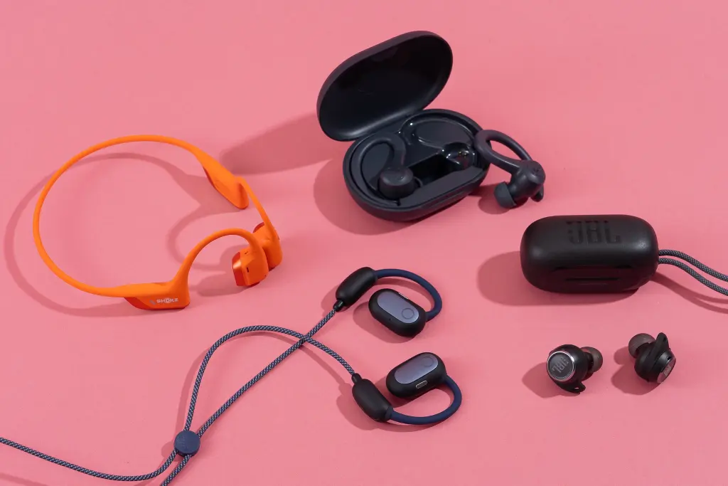 Zoom Without Noise: Best Noise-Canceling Headphones for Online Classes